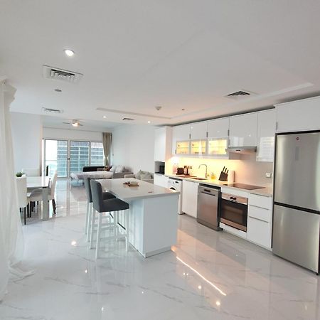 One Bedroom Apartment With Pool & Gym Near Marina Dubai Buitenkant foto
