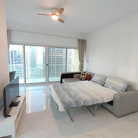 One Bedroom Apartment With Pool & Gym Near Marina Dubai Buitenkant foto