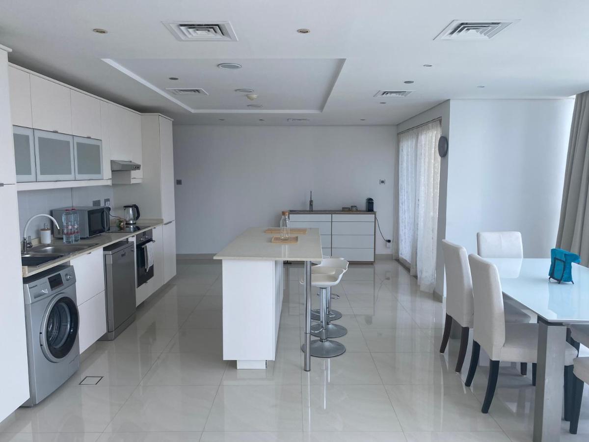 One Bedroom Apartment With Pool & Gym Near Marina Dubai Buitenkant foto