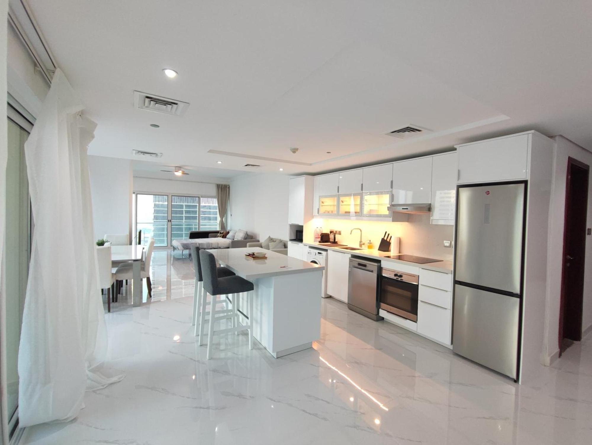 One Bedroom Apartment With Pool & Gym Near Marina Dubai Buitenkant foto