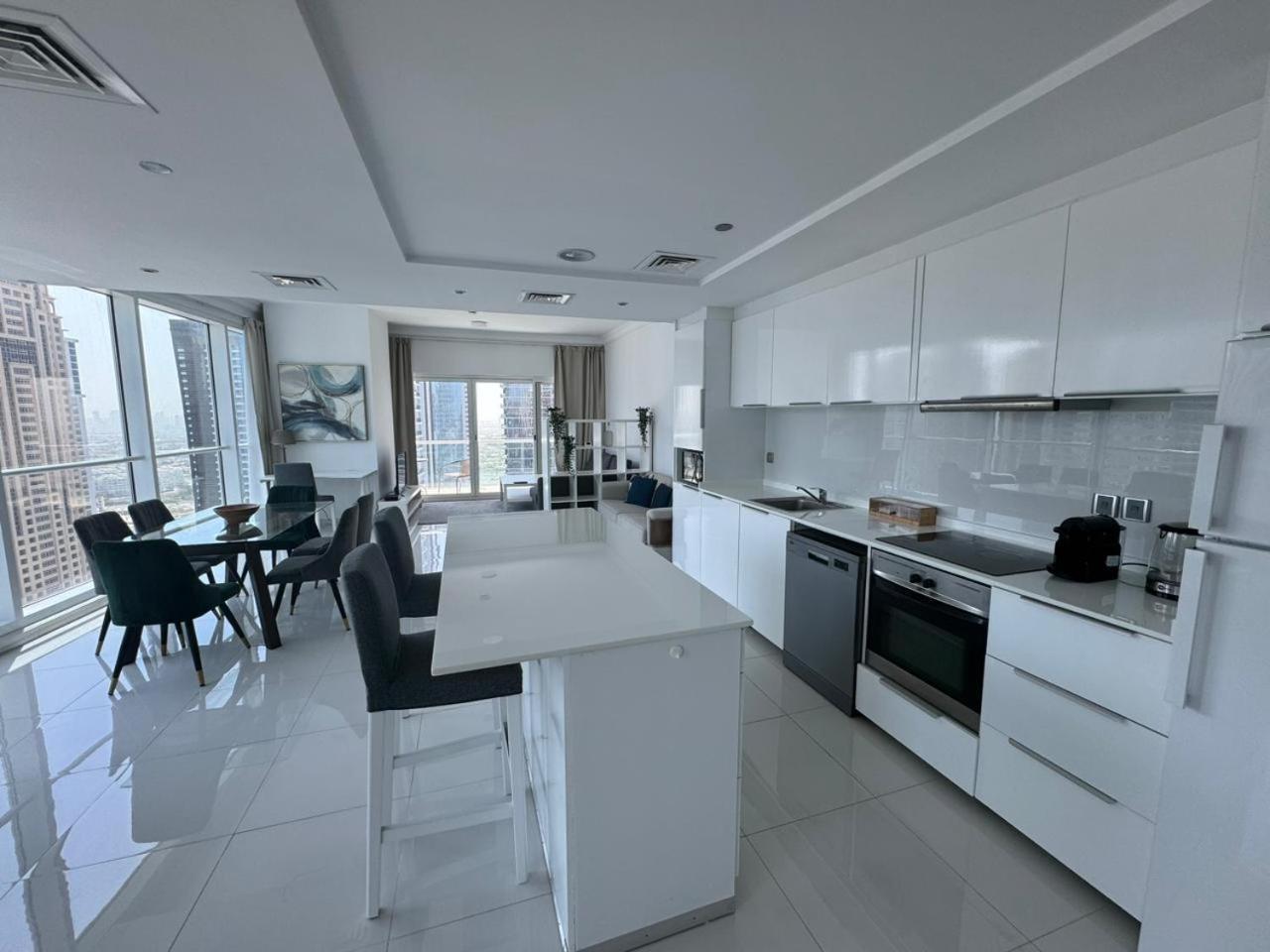 One Bedroom Apartment With Pool & Gym Near Marina Dubai Buitenkant foto